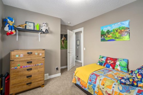 109 Ranch Rise, Strathmore, AB - Indoor Photo Showing Bedroom