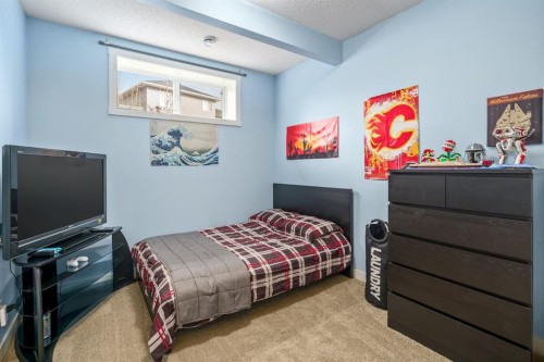 109 Ranch Rise, Strathmore, AB - Indoor Photo Showing Bedroom