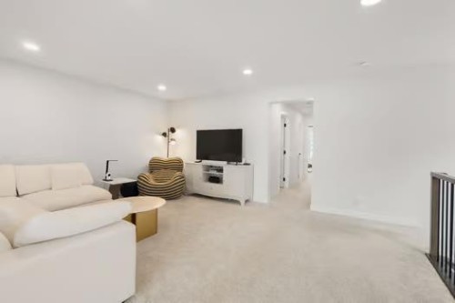 67 Royston Heath Nw, Calgary, AB - Indoor