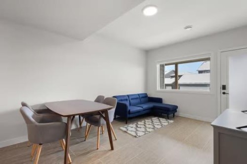 67 Royston Heath Nw, Calgary, AB - Indoor