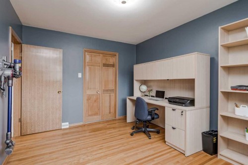 1204 18 Street Ne, Calgary, AB - Indoor Photo Showing Office