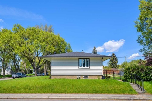 1204 18 Street Ne, Calgary, AB - Outdoor