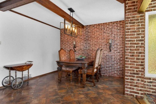 19 Beaupre Crescent Nw, Calgary, AB - Indoor