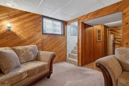 19 Beaupre Crescent Nw, Calgary, AB - Indoor