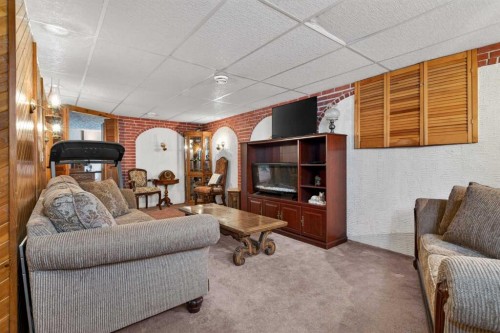 19 Beaupre Crescent Nw, Calgary, AB - Indoor