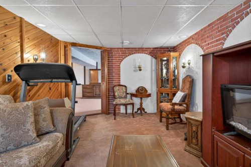 19 Beaupre Crescent Nw, Calgary, AB - Indoor