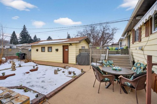 19 Beaupre Crescent Nw, Calgary, AB - Outdoor With Exterior