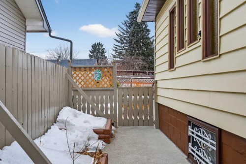 19 Beaupre Crescent Nw, Calgary, AB - Outdoor With Exterior