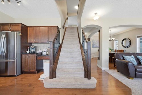 212 Springmere Road, Chestermere, AB - Indoor Photo Showing Kitchen