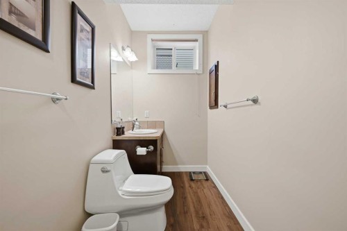 212 Springmere Road, Chestermere, AB - Indoor Photo Showing Bathroom