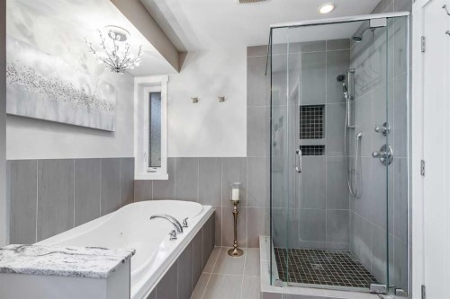 2729 Cochrane Road Nw, Calgary, AB - Indoor Photo Showing Bathroom