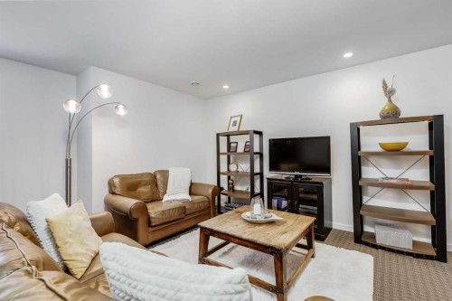2729 Cochrane Road Nw, Calgary, AB - Indoor Photo Showing Living Room