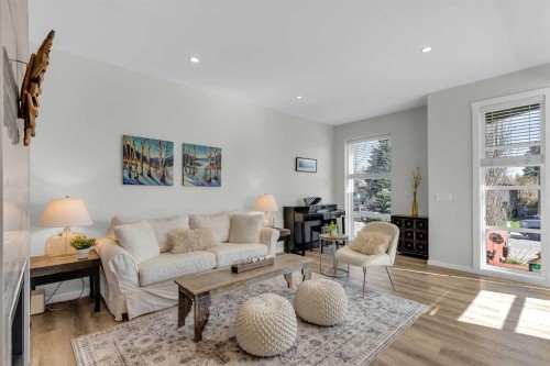 2729 Cochrane Road Nw, Calgary, AB - Indoor Photo Showing Living Room