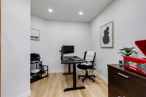9810 Hidden Valley Drive Nw, Calgary, AB - Indoor Photo Showing Office