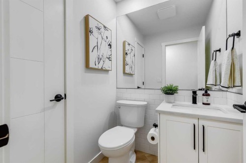 9810 Hidden Valley Drive Nw, Calgary, AB - Indoor Photo Showing Bathroom