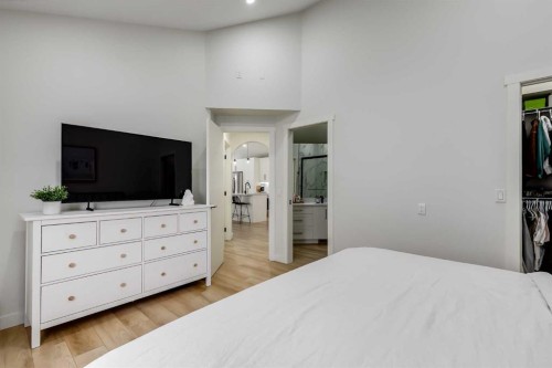 9810 Hidden Valley Drive Nw, Calgary, AB - Indoor Photo Showing Bedroom