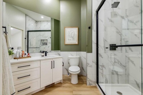 9810 Hidden Valley Drive Nw, Calgary, AB - Indoor Photo Showing Bathroom