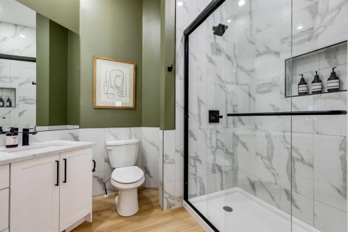 9810 Hidden Valley Drive Nw, Calgary, AB - Indoor Photo Showing Bathroom