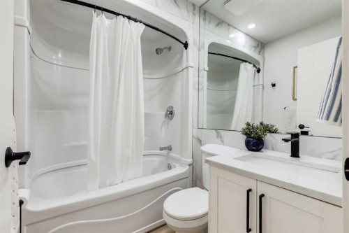 9810 Hidden Valley Drive Nw, Calgary, AB - Indoor Photo Showing Bathroom