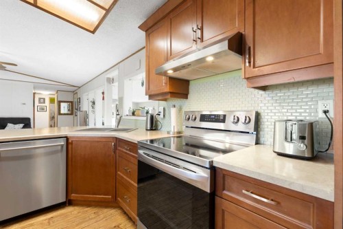 245042 Range Road 251, Rural Wheatland County, AB - Indoor Photo Showing Kitchen