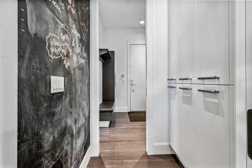 405 29 Avenue Ne, Calgary, AB - Indoor