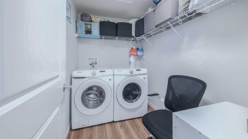2209-33 Carringham Gate Nw, Calgary, AB - Indoor Photo Showing Laundry Room