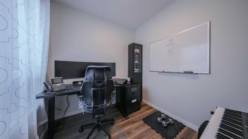 2209-33 Carringham Gate Nw, Calgary, AB - Indoor Photo Showing Office