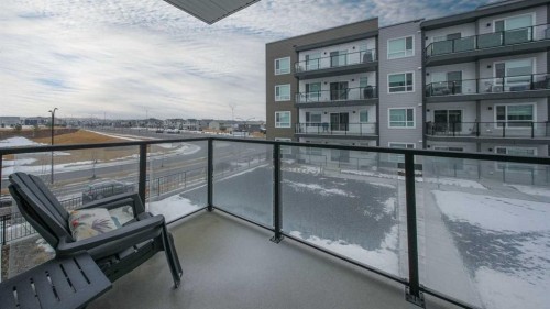 2209-33 Carringham Gate Nw, Calgary, AB - Outdoor