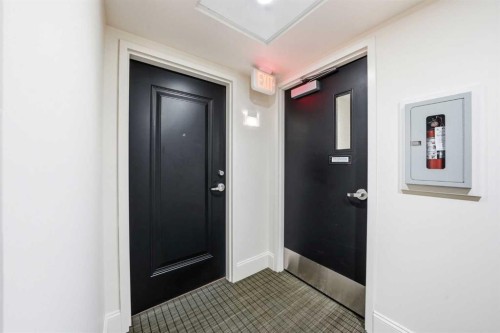 101-121 Quarry Way Se, Calgary, AB - Indoor Photo Showing Other Room