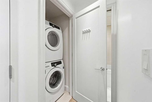 101-121 Quarry Way Se, Calgary, AB - Indoor Photo Showing Laundry Room