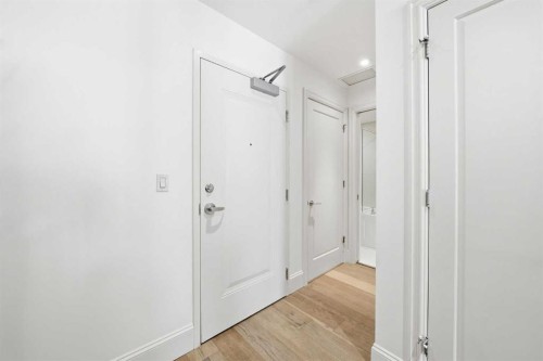101-121 Quarry Way Se, Calgary, AB - Indoor Photo Showing Other Room