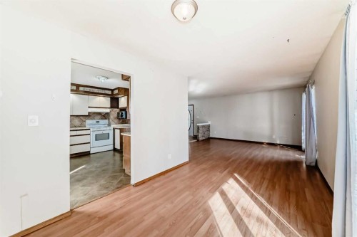 927 Midridge Drive Se, Calgary, AB - Indoor