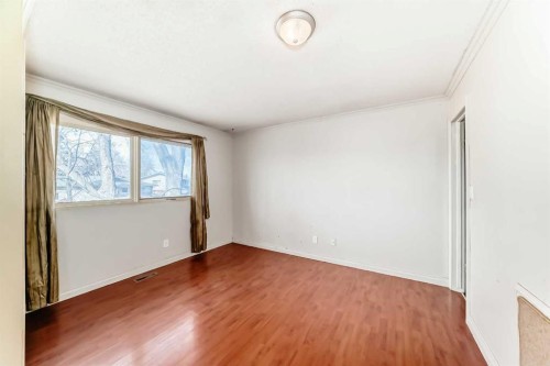 927 Midridge Drive Se, Calgary, AB - Indoor Photo Showing Other Room
