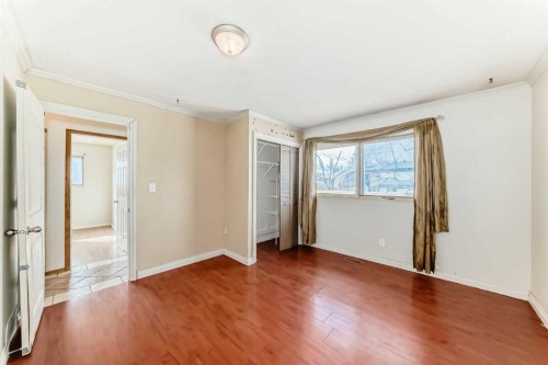 927 Midridge Drive Se, Calgary, AB - Indoor Photo Showing Other Room