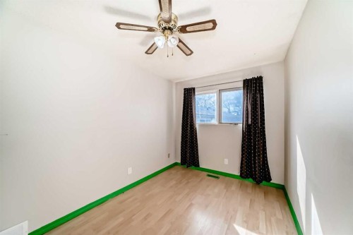 927 Midridge Drive Se, Calgary, AB - Indoor Photo Showing Other Room