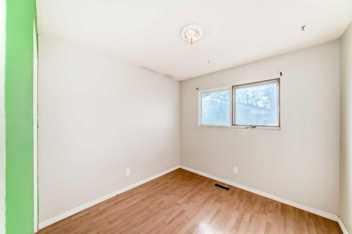 927 Midridge Drive Se, Calgary, AB - Indoor Photo Showing Other Room