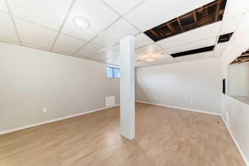 927 Midridge Drive Se, Calgary, AB - Indoor Photo Showing Other Room