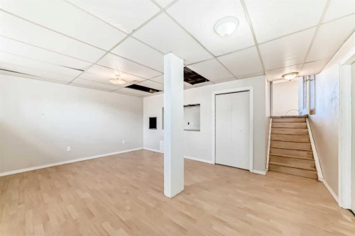 927 Midridge Drive Se, Calgary, AB - Indoor Photo Showing Other Room