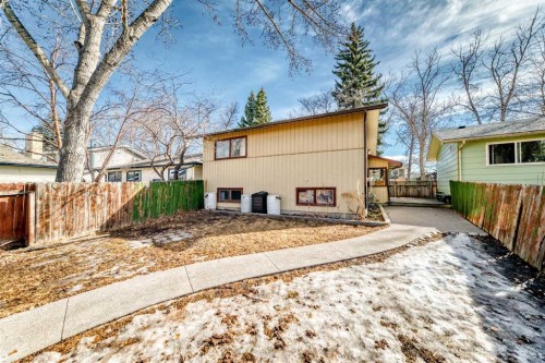 927 Midridge Drive Se, Calgary, AB - Outdoor