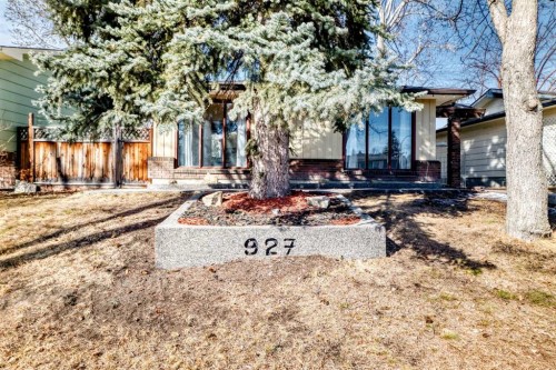 927 Midridge Drive Se, Calgary, AB - Outdoor