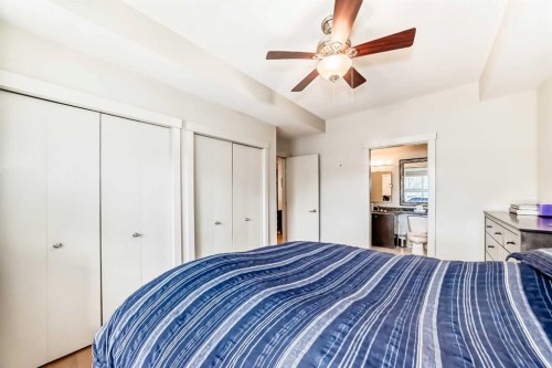 204-830 Centre Avenue Ne, Calgary, AB - Indoor Photo Showing Bedroom