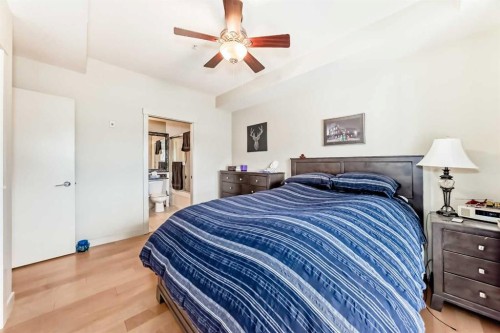 204-830 Centre Avenue Ne, Calgary, AB - Indoor Photo Showing Bedroom