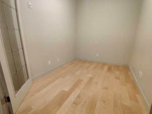 204-830 Centre Avenue Ne, Calgary, AB - Indoor Photo Showing Other Room