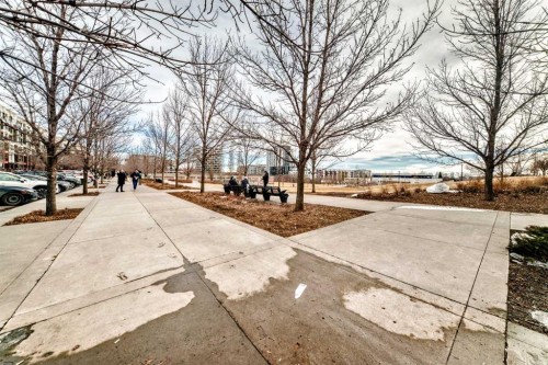 204-830 Centre Avenue Ne, Calgary, AB - Outdoor
