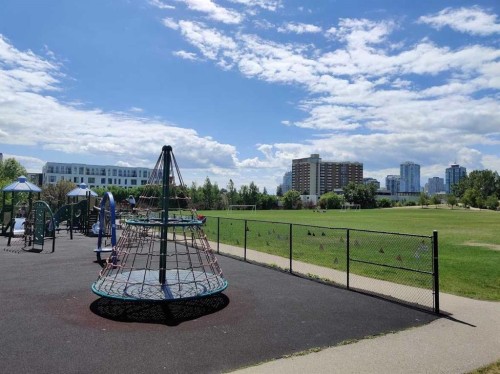 204-830 Centre Avenue Ne, Calgary, AB - Outdoor With View