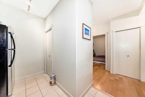 204-830 Centre Avenue Ne, Calgary, AB - Indoor Photo Showing Other Room