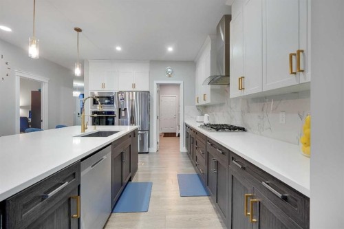 168 Evansfield Close Nw, Calgary, AB - Indoor Photo Showing Kitchen With Upgraded Kitchen
