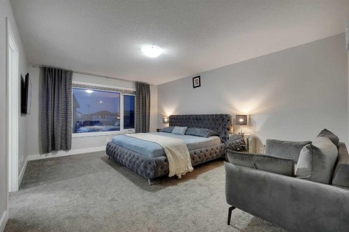 168 Evansfield Close Nw, Calgary, AB - Indoor Photo Showing Bedroom