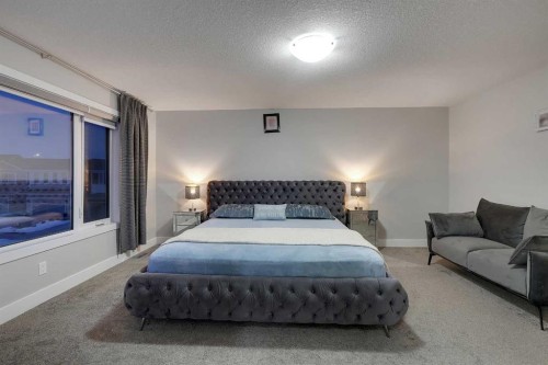 168 Evansfield Close Nw, Calgary, AB - Indoor Photo Showing Bedroom