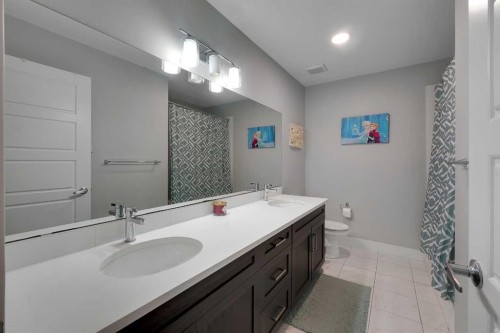 168 Evansfield Close Nw, Calgary, AB - Indoor Photo Showing Bathroom